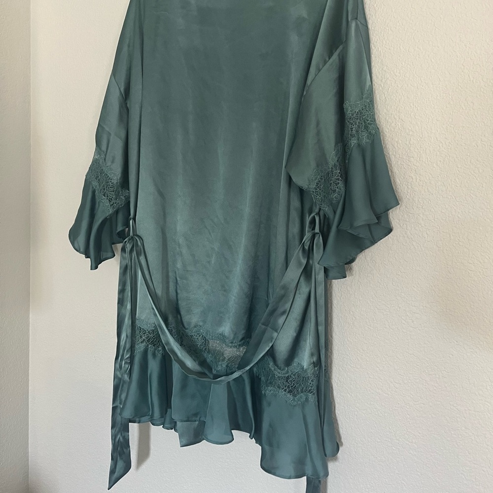 Teal Silk Robe - Picture 3 of 3